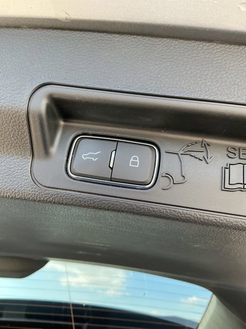 Used 2024 Ford Explorer XLT w/ Equipment Group 202A image 6