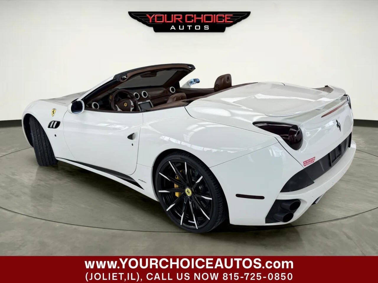 Used 2012 Ferrari California RWD image 5