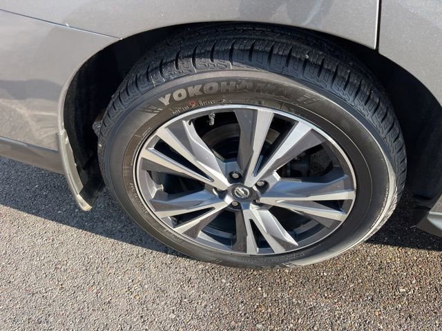 Used 2018 Nissan Pathfinder Platinum AWD/4WD image 19