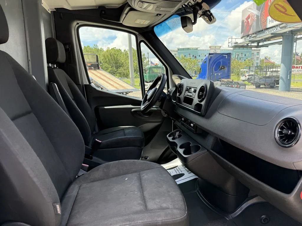 Used 2019 Freightliner Sprinter 144 RWD image 29