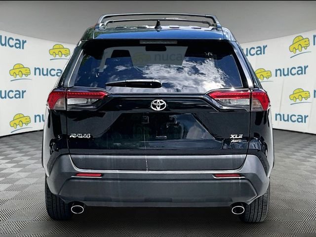 Used 2020 Toyota RAV4 XLE w/ Convenience Package AWD/4WD image 4