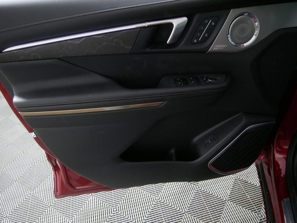 Used 2025 Buick Enclave Avenir w/ Trailering Package, 5000 lbs. image 12