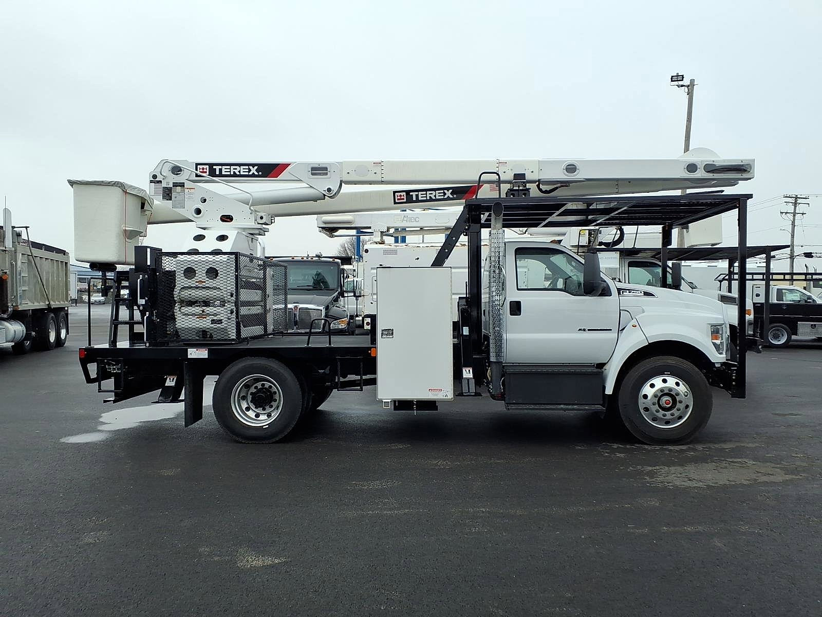 New 2026 Ford F750 2WD Regular Cab Super Duty image 2