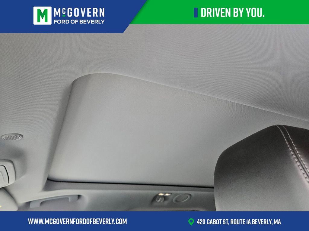 Used 2022 Ford Explorer XLT w/ Equipment Group 202A AWD/4WD image 18