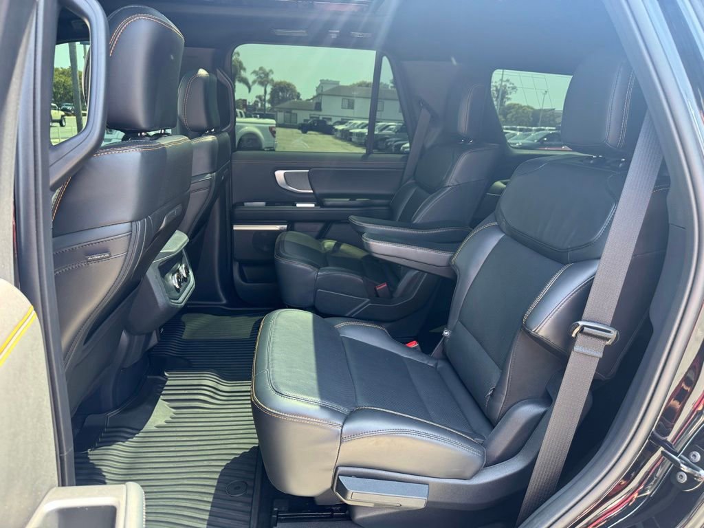 Used 2025 Ford Expedition Tremor AWD/4WD image 17