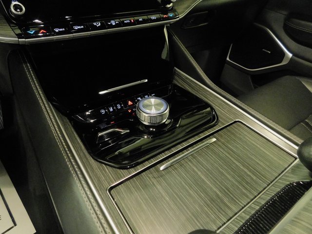 Used 2024 Jeep Wagoneer L Series II w/ Flexible Seating Group image 26