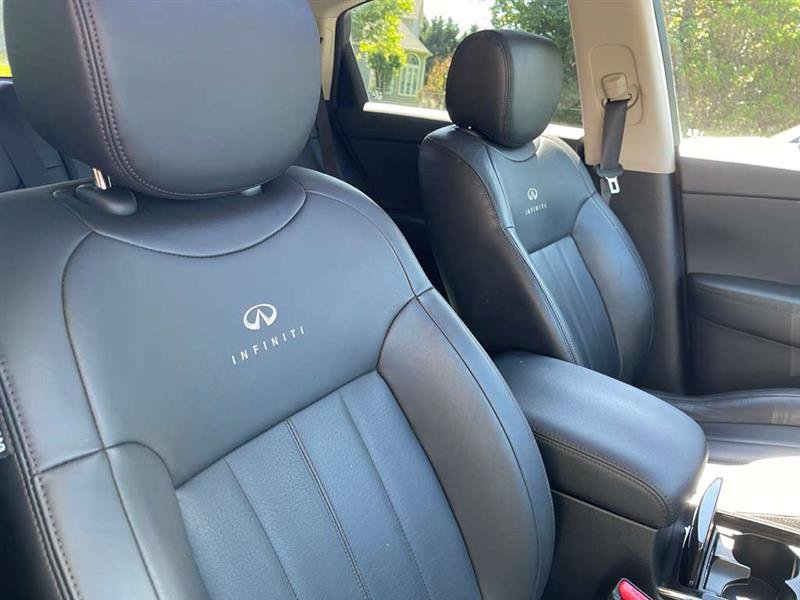 Used 2012 INFINITI FX35 AWD w/ Premium Pkg image 32