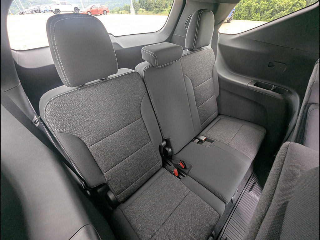 New 2026 Chevrolet Traverse LT w/ LPO, Floor Liner Package FWD image 15