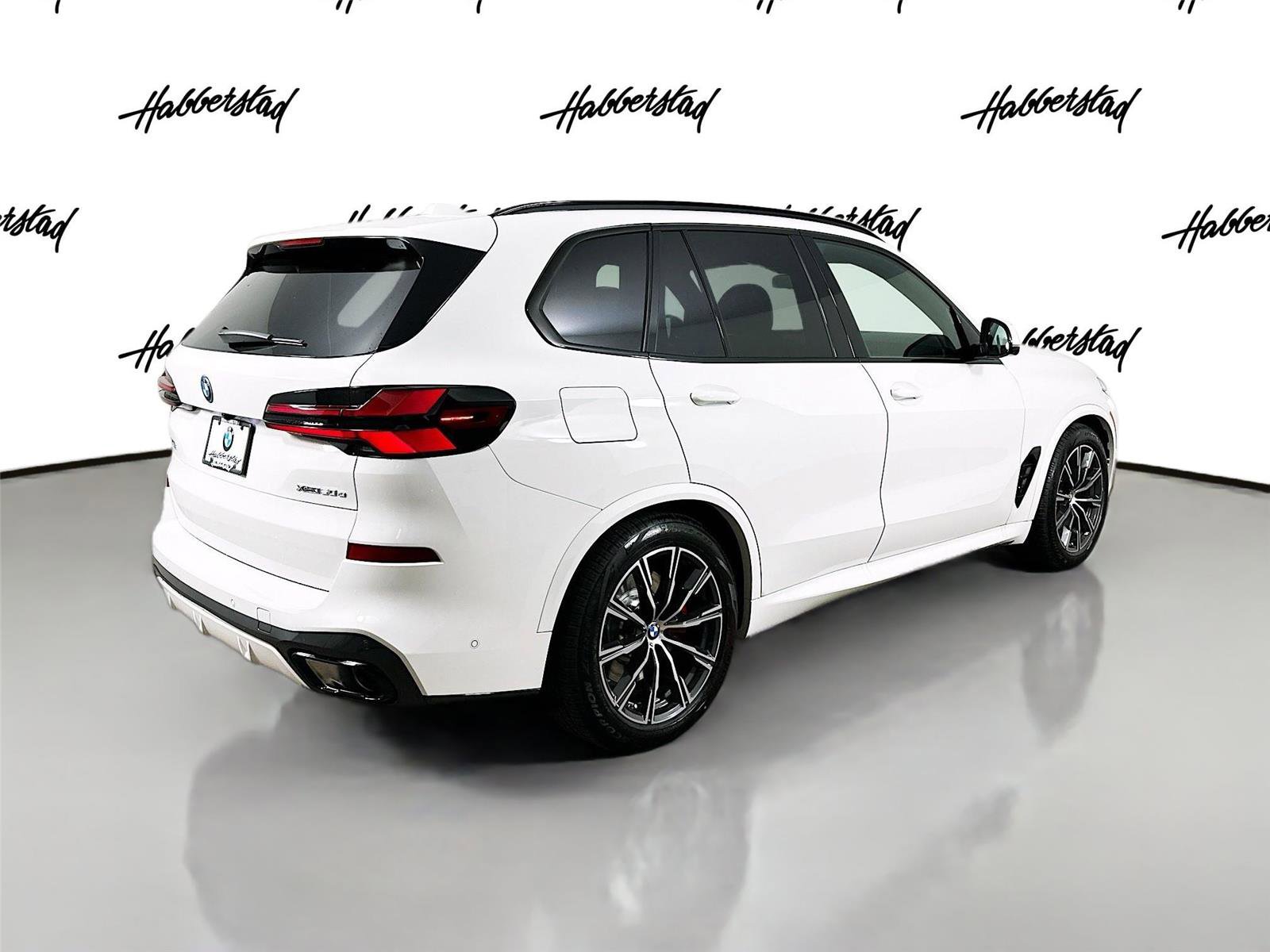 New 2026 BMW X5 xDrive50e w/ Executive Package image 5