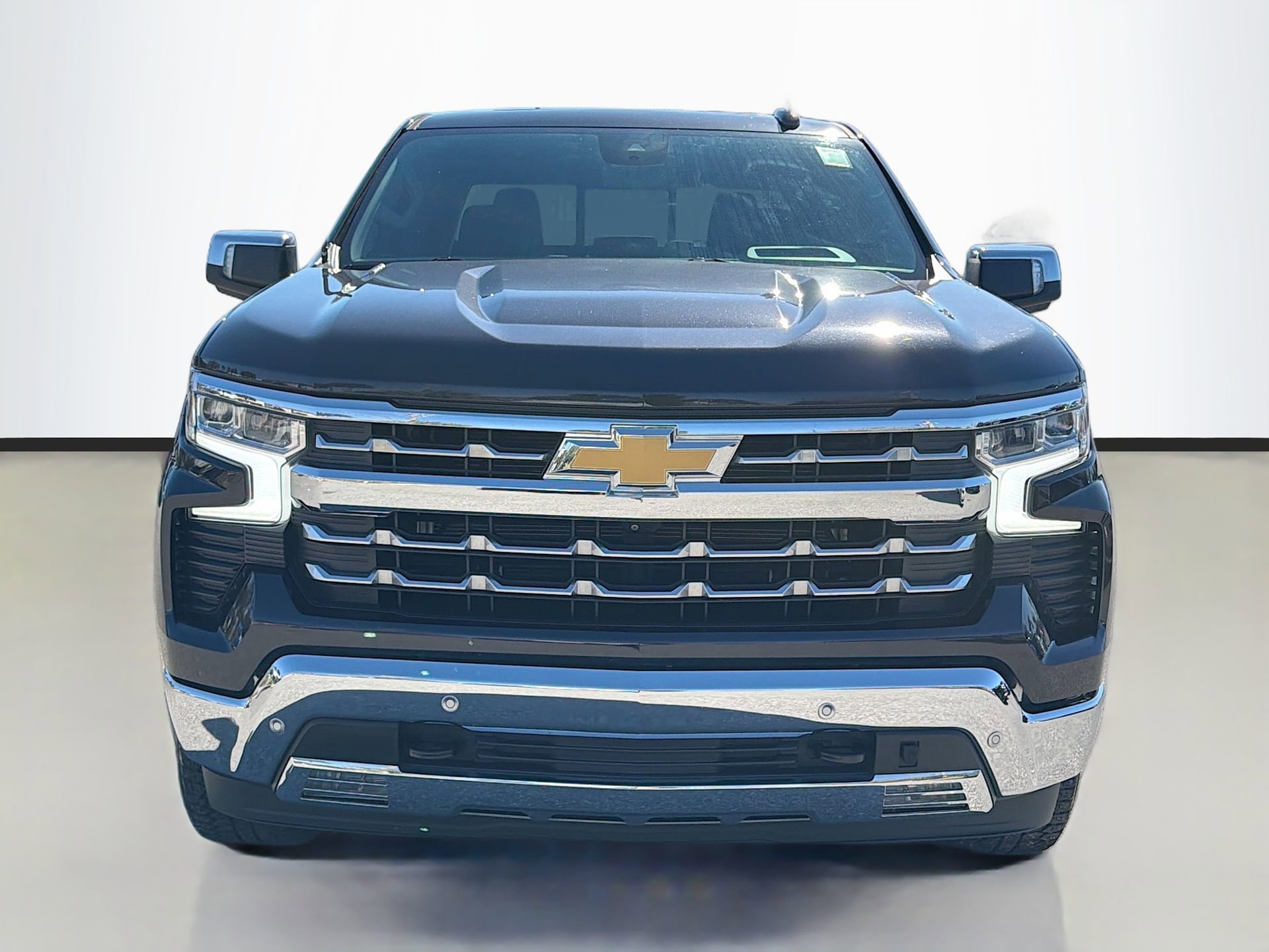 Used 2022 Chevrolet Silverado 1500 LTZ w/ LTZ Premium Package image 9