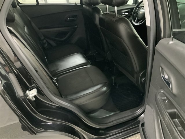 Used 2021 Chevrolet Trax LT AWD/4WD image 18