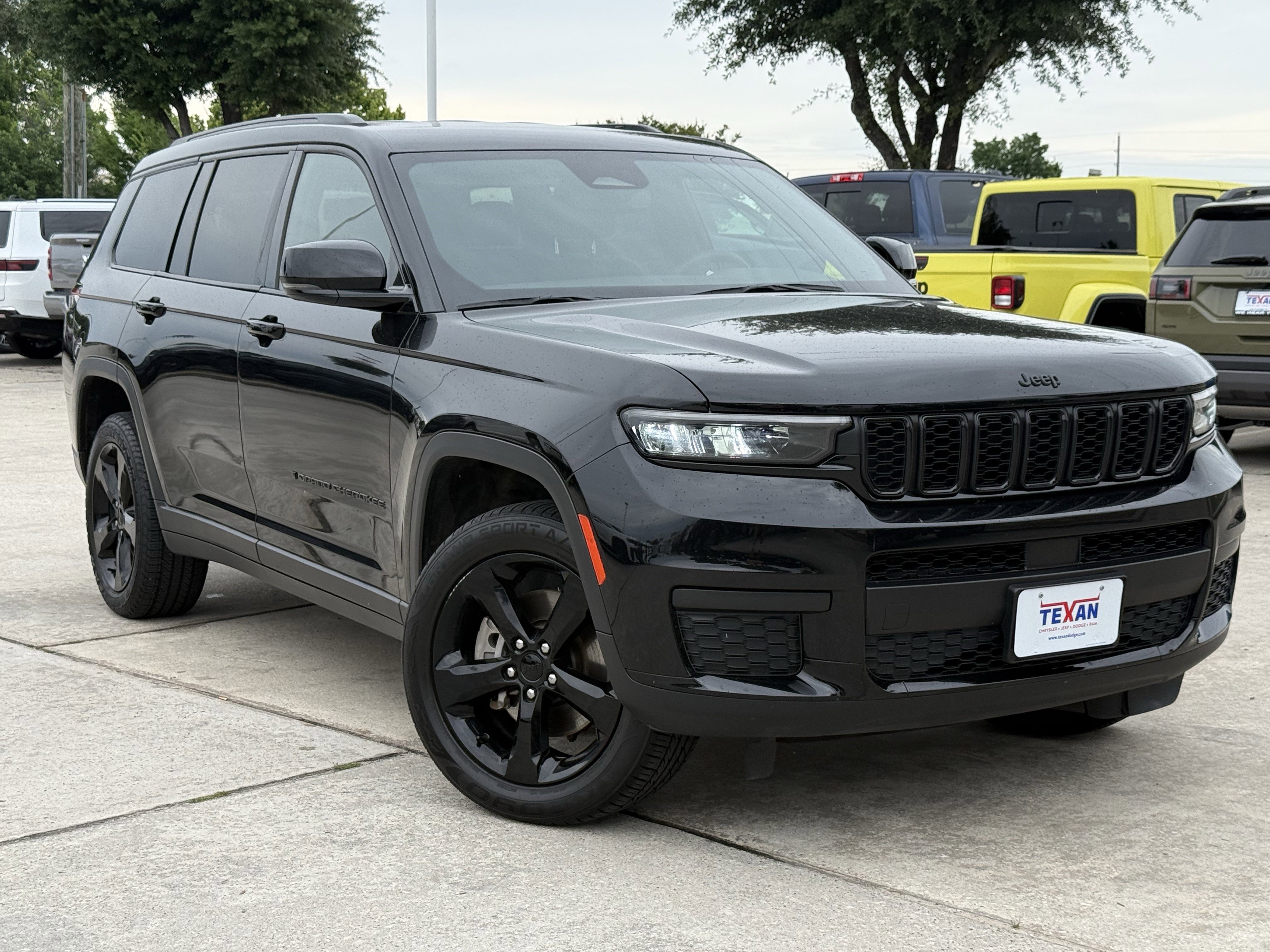 Used 2023 Jeep Grand Cherokee L Laredo AWD/4WD video 2