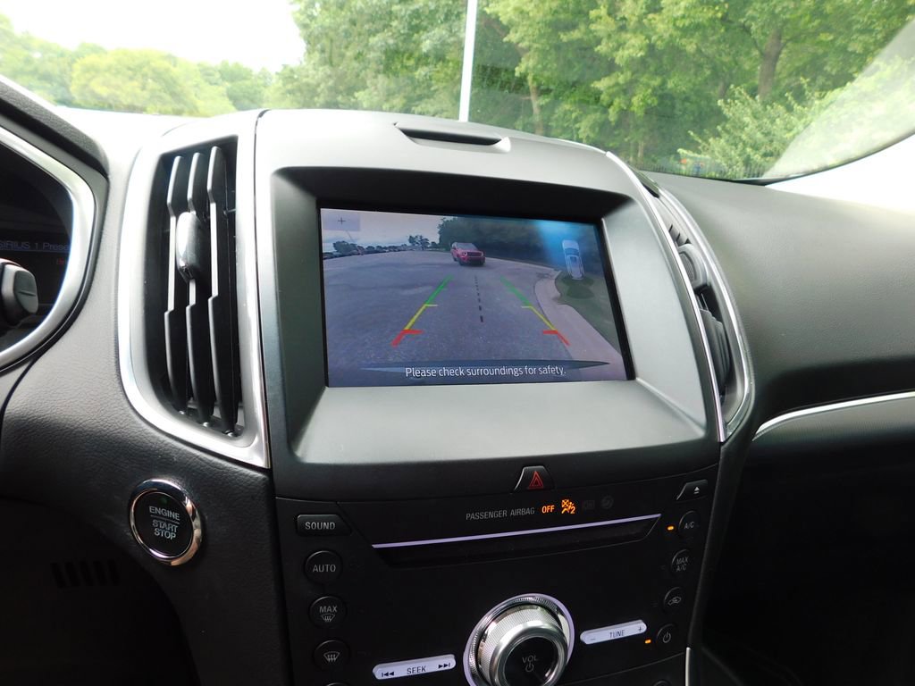 Used 2019 Ford Edge Titanium AWD/4WD image 10