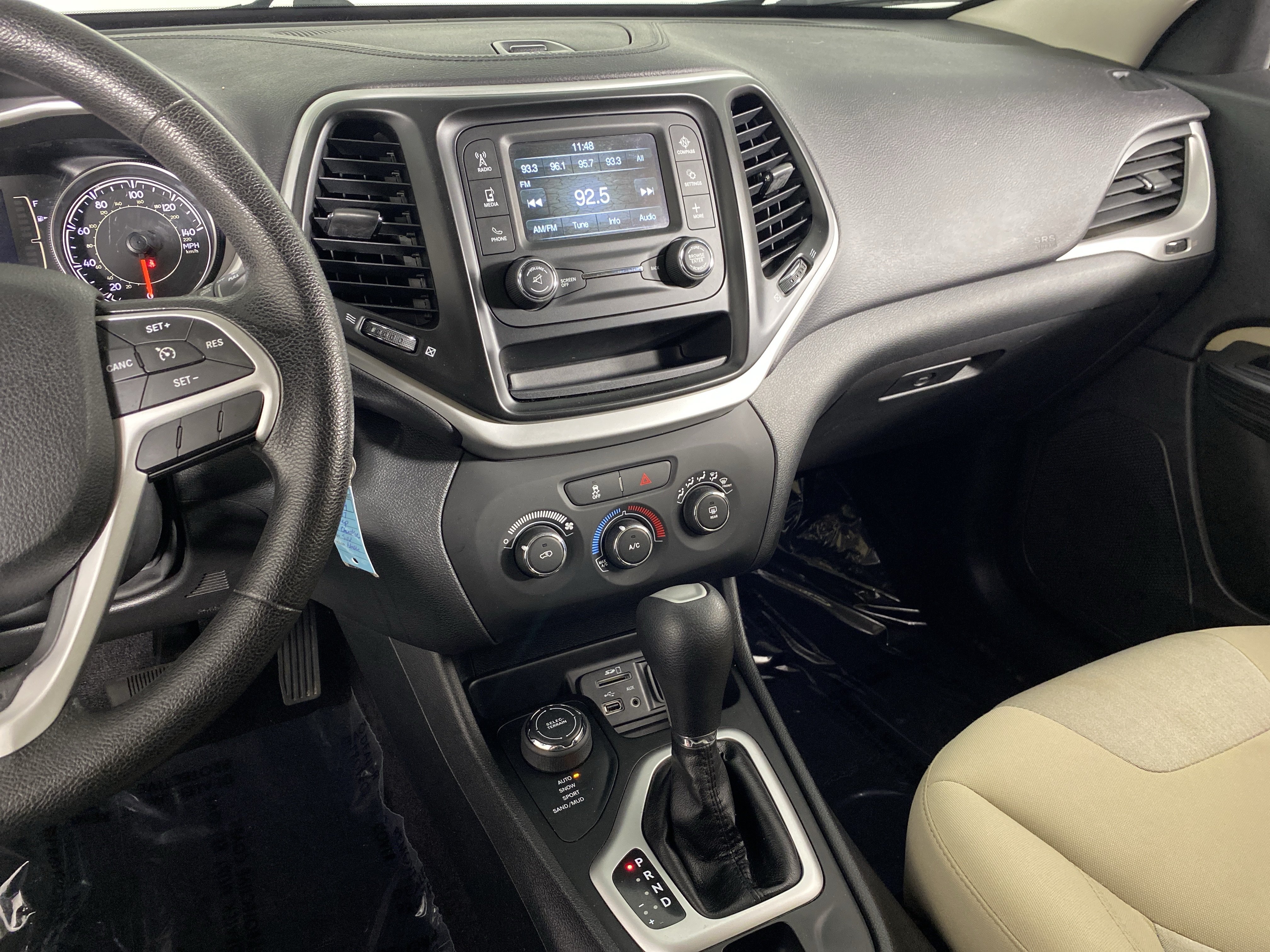 Used 2017 Jeep Cherokee Sport AWD/4WD image 24