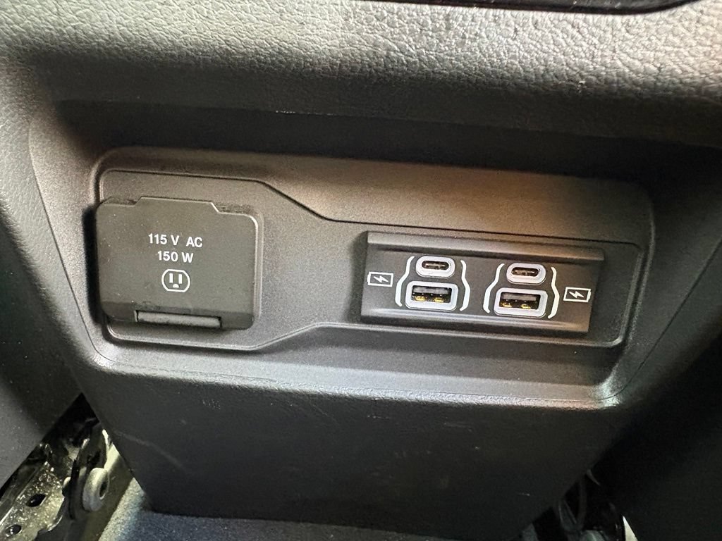 Used 2024 Jeep Grand Cherokee Altitude AWD/4WD image 39