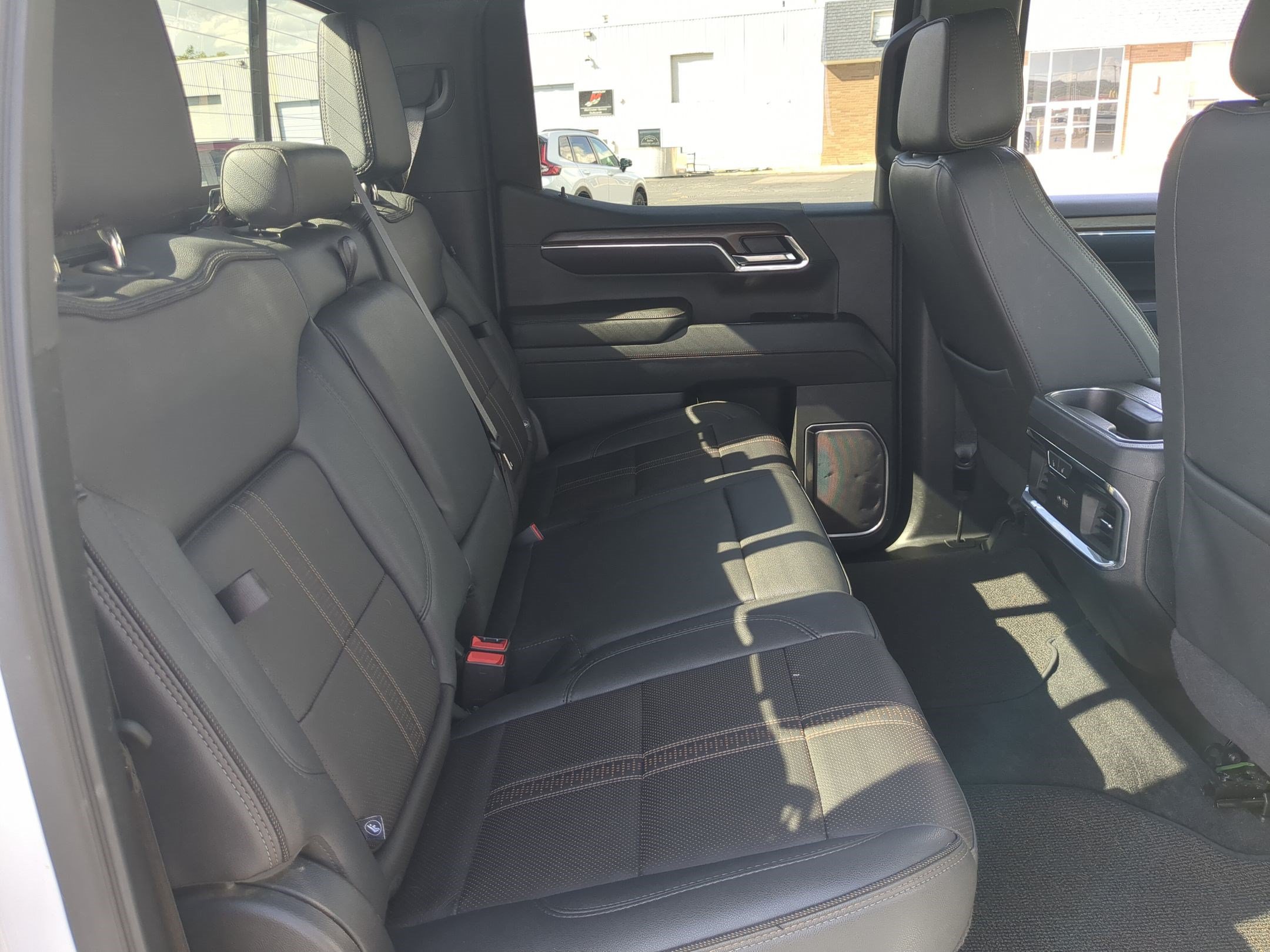 Used 2023 Chevrolet Silverado 1500 High Country w/ Technology Package AWD/4WD image 32