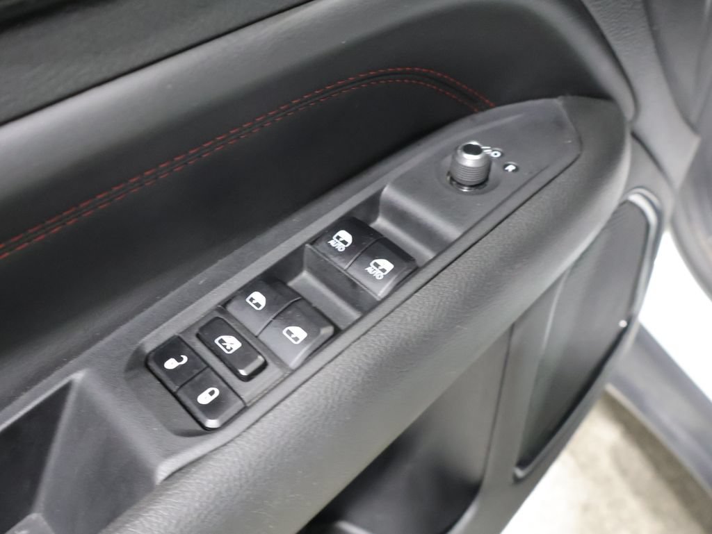 Used 2023 Jeep Compass Trailhawk w/ Trailhawk Convenience Group AWD/4WD image 15