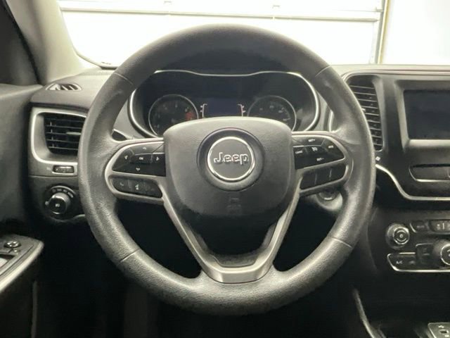 Used 2019 Jeep Cherokee Latitude w/ Popular Appearance Group FWD image 8