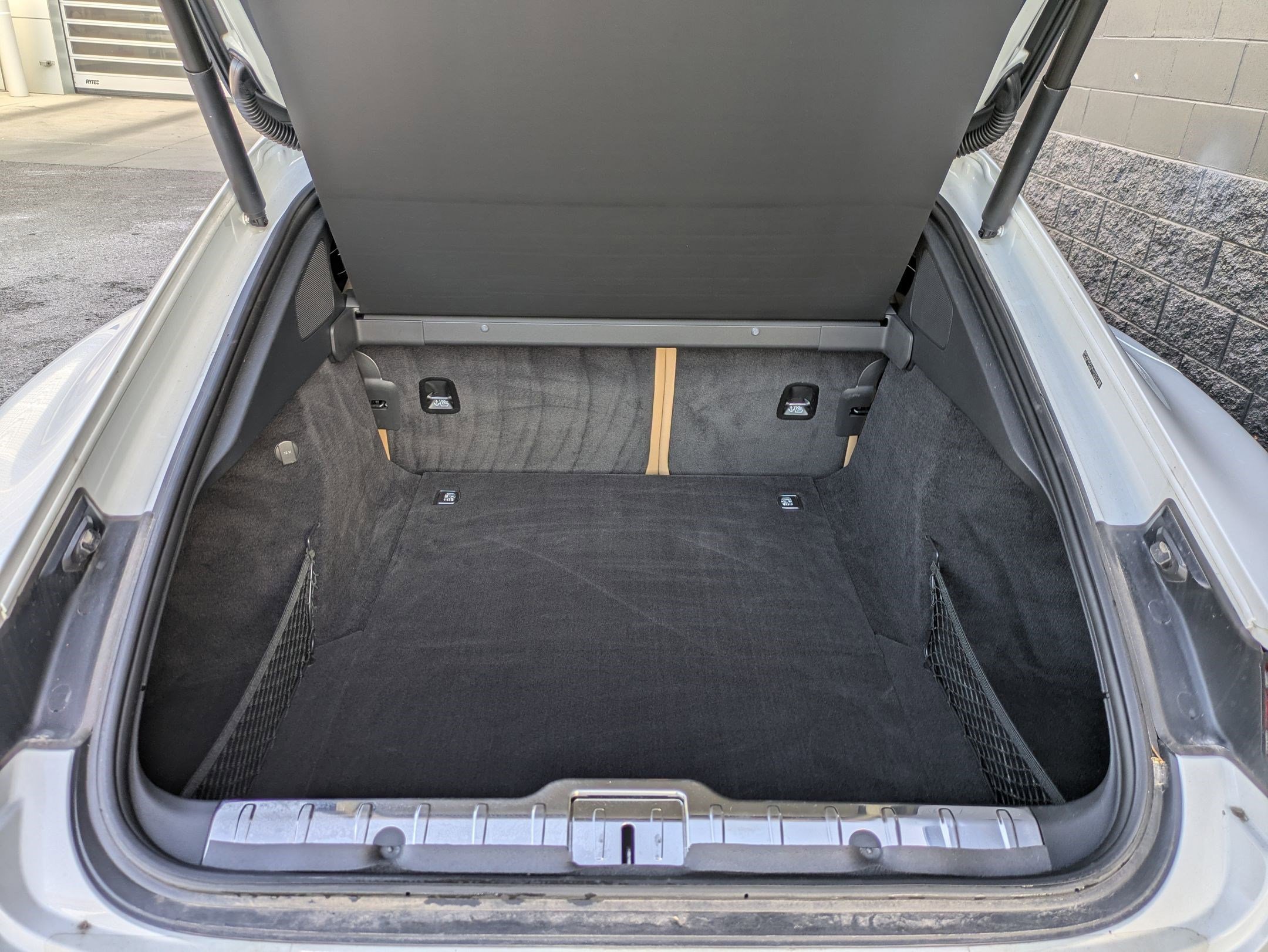 Used 2018 Porsche Panamera 4 image 26