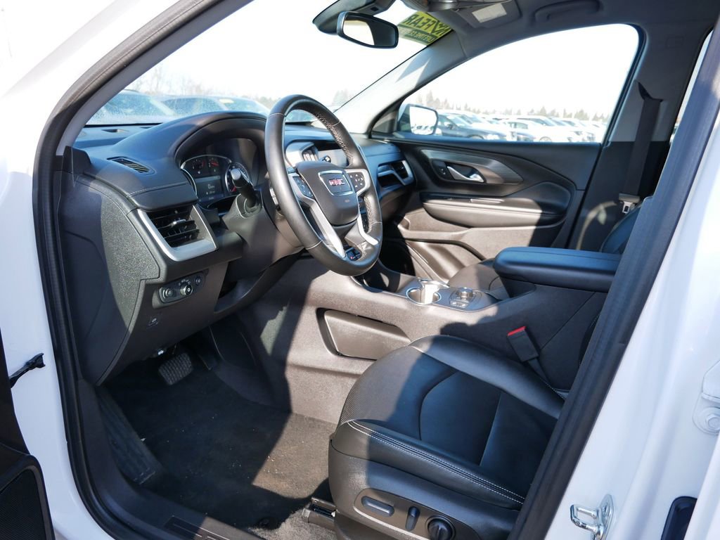 Used 2024 GMC Terrain SLT image 11