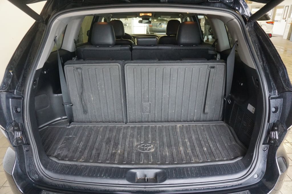 Used 2018 Toyota Highlander Plus AWD/4WD image 15