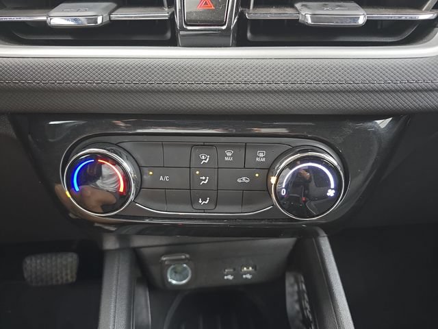 Used 2024 Chevrolet TrailBlazer LT AWD/4WD image 28