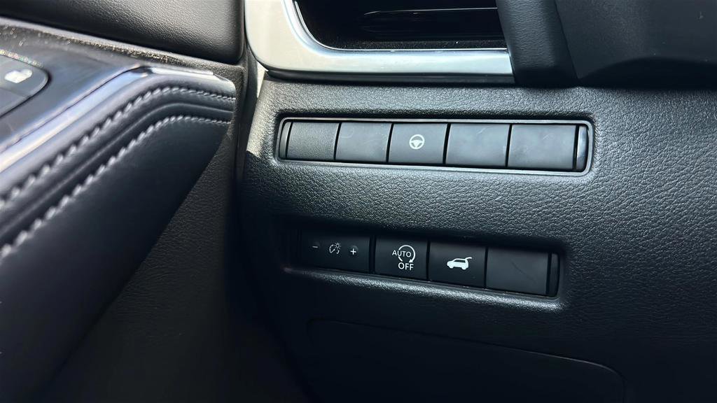 Used 2024 Nissan Rogue SL w/ SL Premium Package image 12