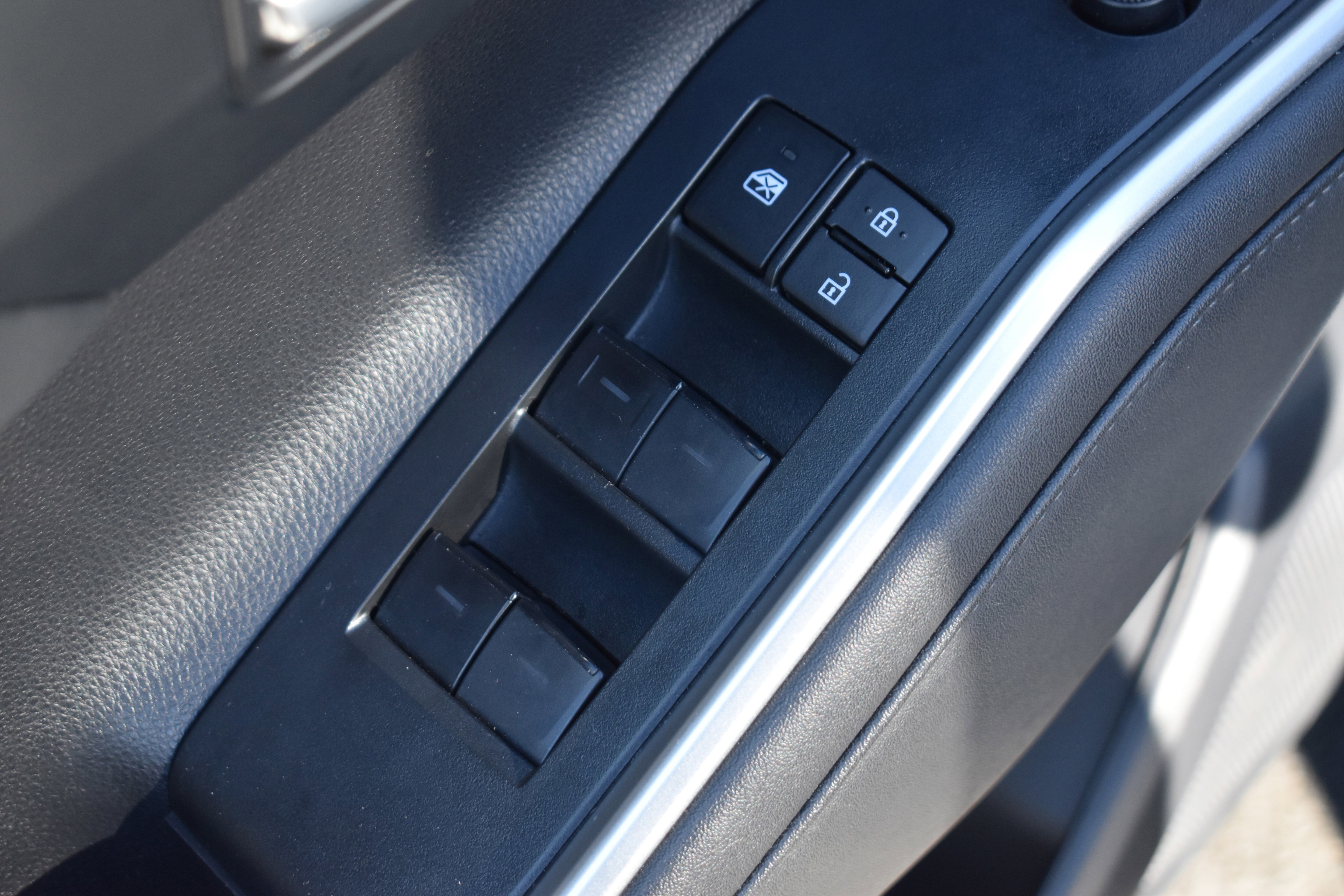 Used 2023 Toyota Highlander XLE image 7