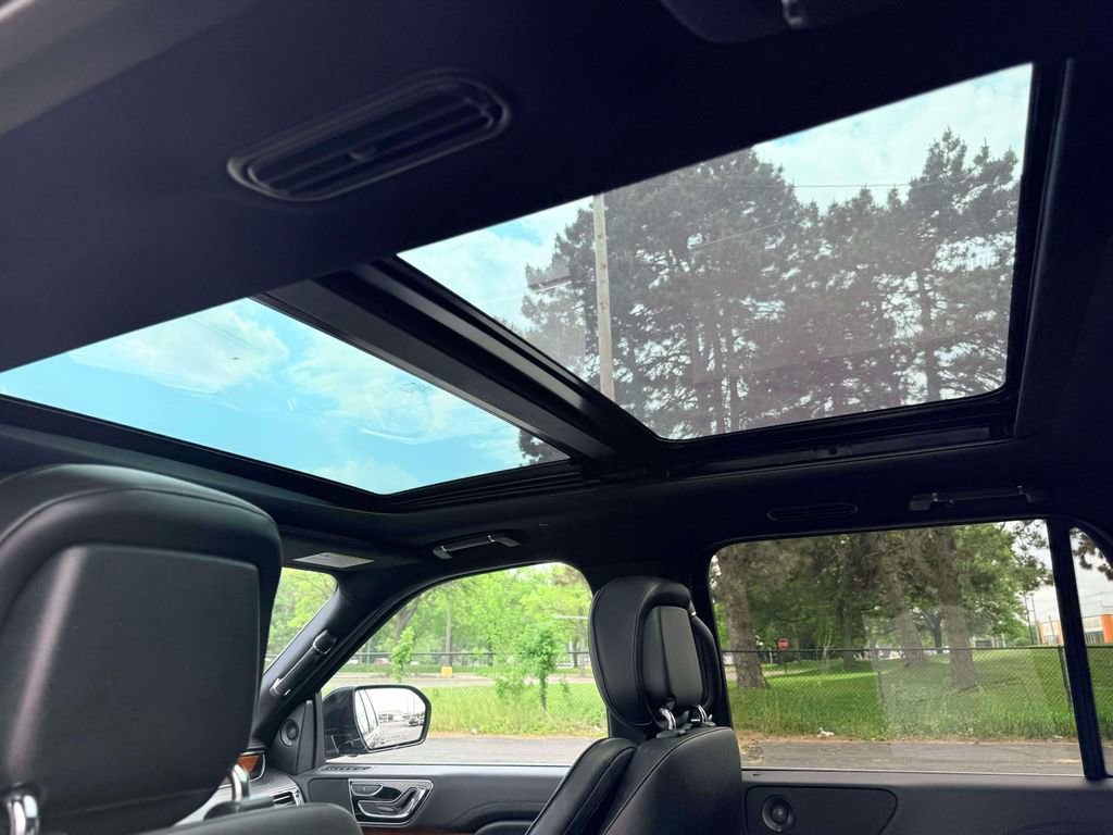 Used 2019 Lincoln Navigator L Select AWD/4WD image 14