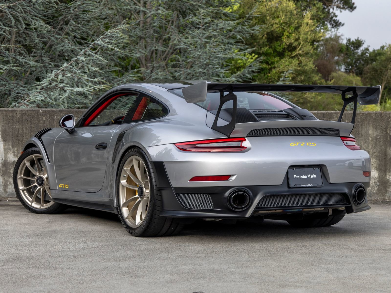 Certified 2018 Porsche 911 GT2 RS RWD image 3