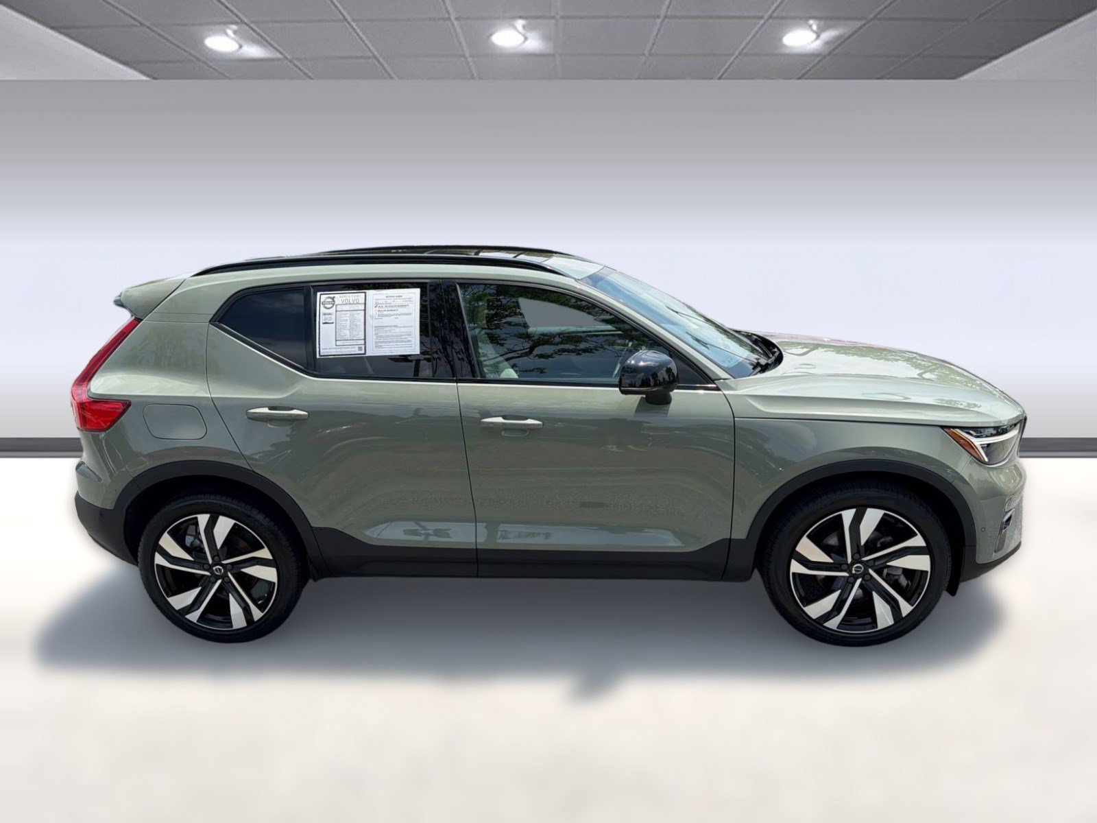 Certified 2023 Volvo XC40 B5 Ultimate w/ Protection Package Premier AWD/4WD image 8