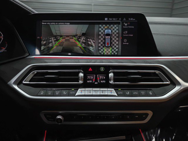 Used 2022 BMW X7 xDrive40i w/ M Sport Package AWD/4WD image 37