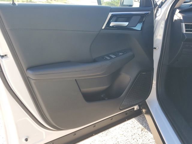 New 2026 Mitsubishi Outlander SE FWD image 17