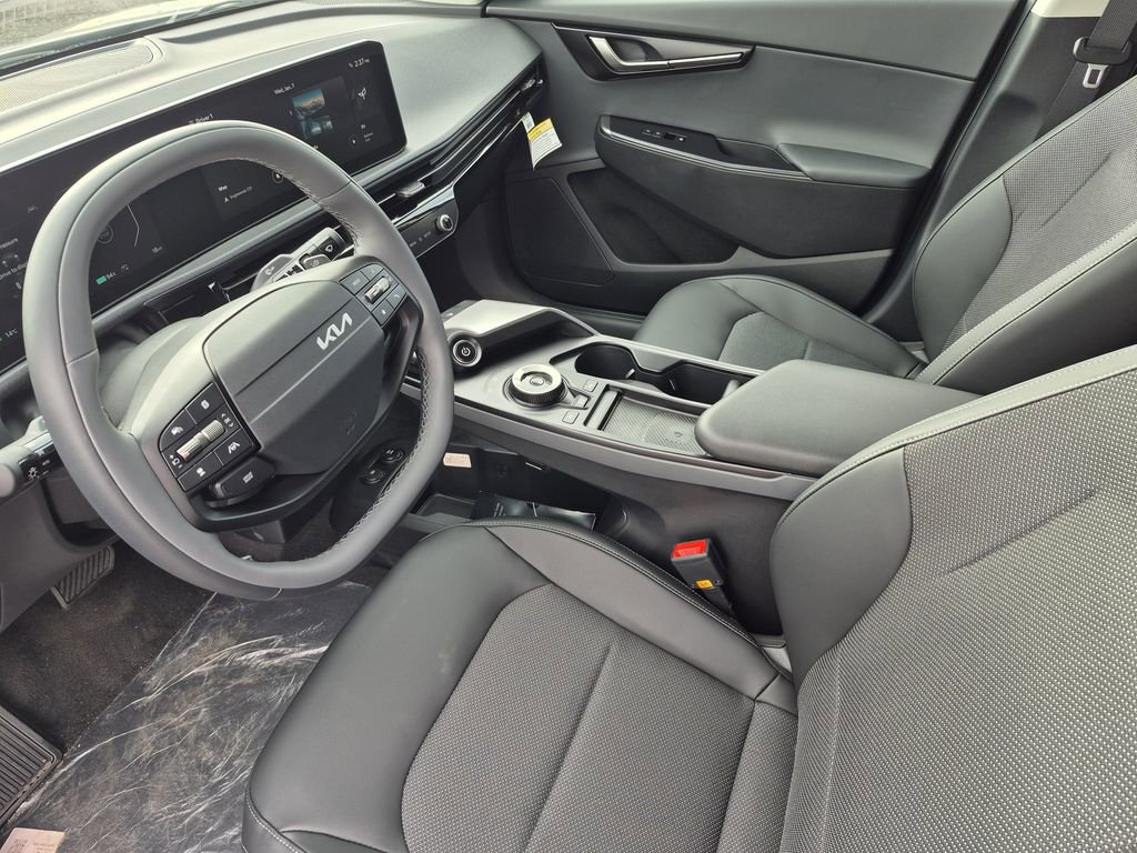 New 2025 Kia EV6 Light w/ Light LR Technology Package image 10