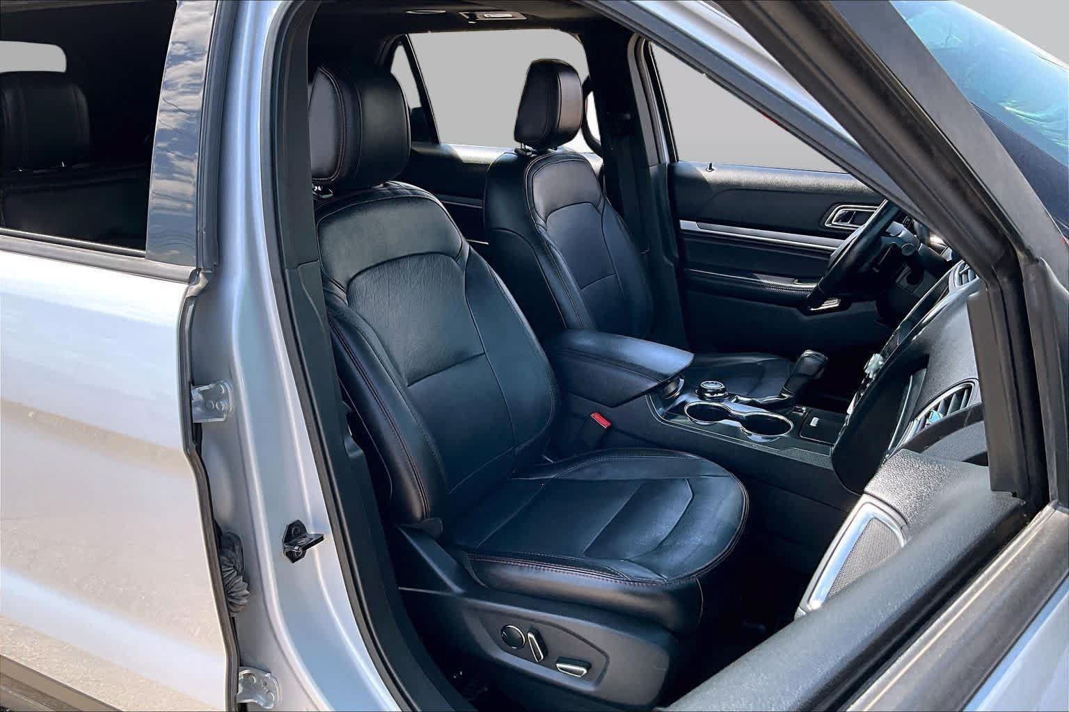 Used 2018 Ford Explorer Sport AWD/4WD image 9