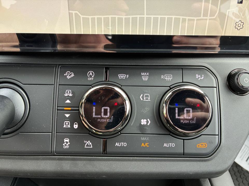New 2026 Land Rover Defender 110 AWD/4WD image 18