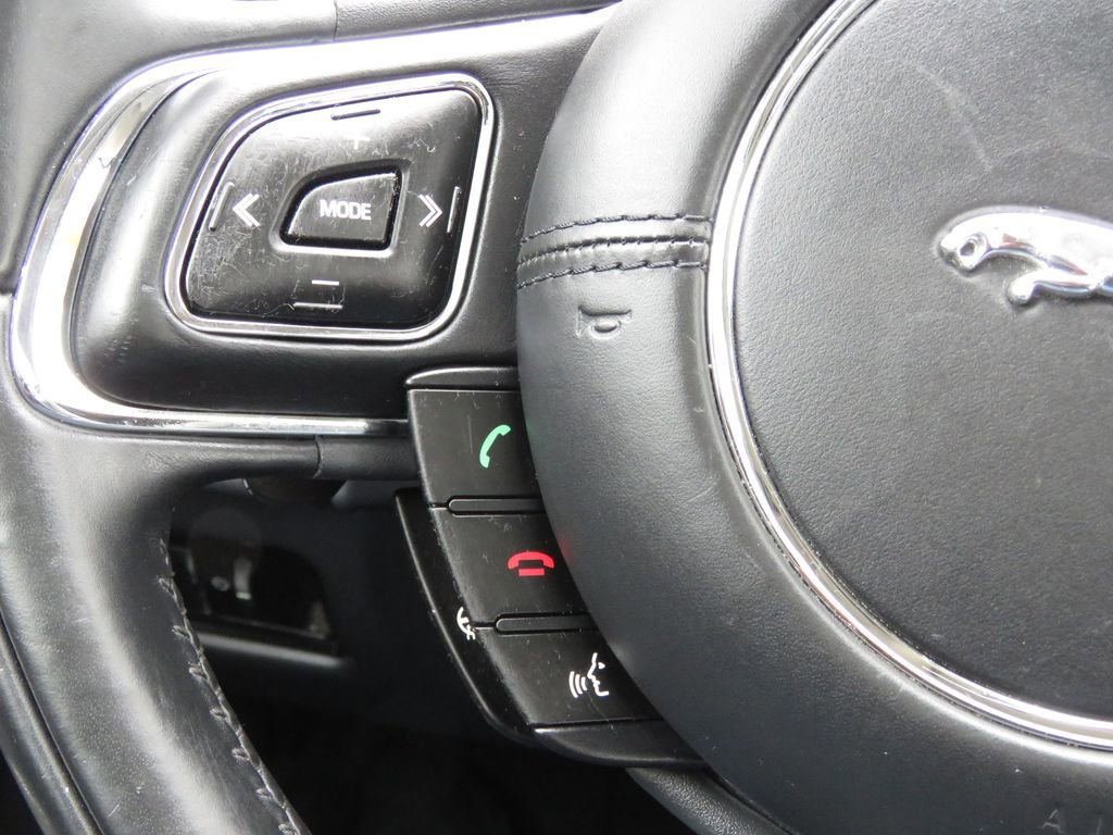 Used 2015 Jaguar XJ AWD image 22