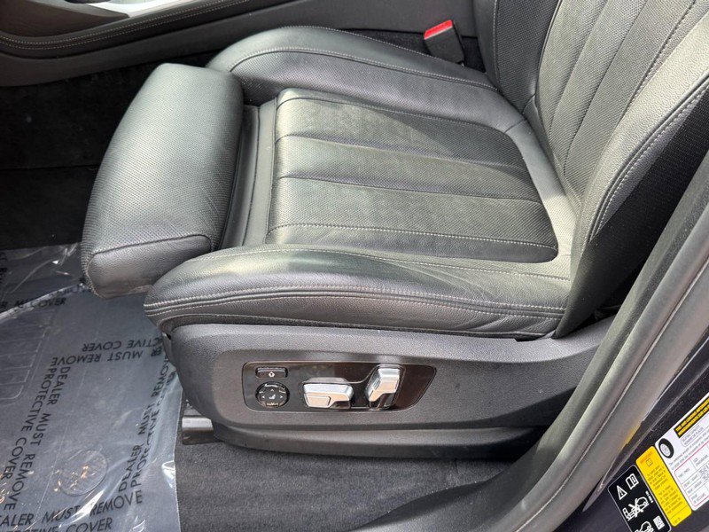 Used 2021 BMW X7 M50i w/ Dynamic Handling Package image 27