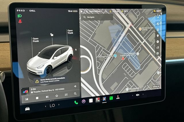Used 2022 Tesla Model Y Performance AWD/4WD image 22