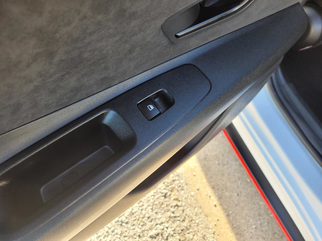 Used 2025 Hyundai Elantra N FWD image 15