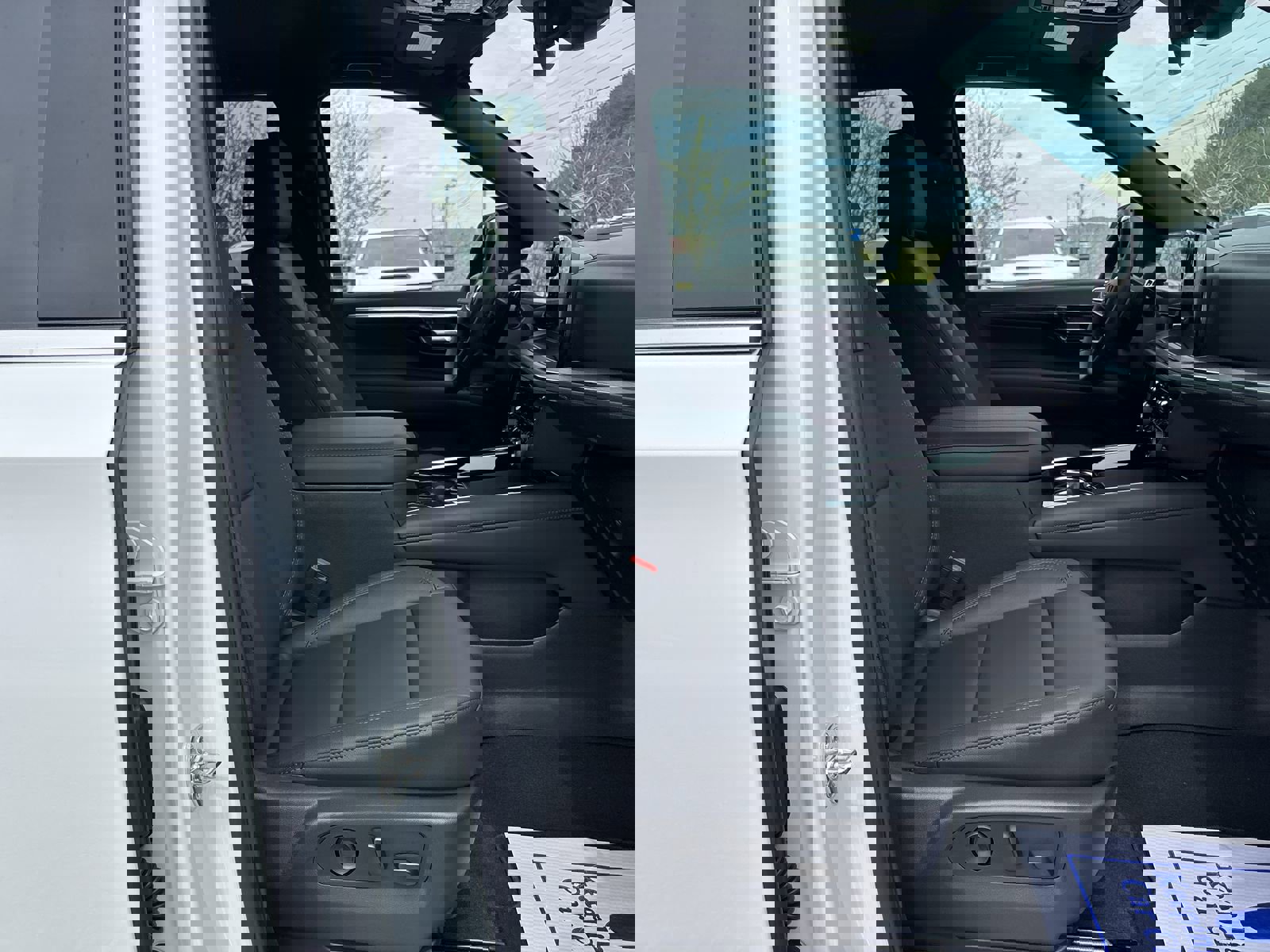 New 2026 Chevrolet Suburban LT image 27