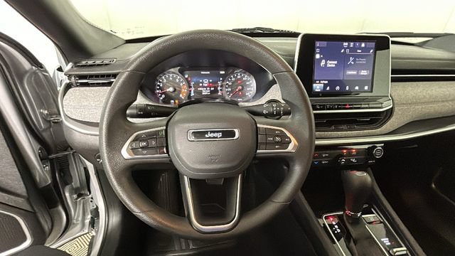 Used 2025 Jeep Compass Sport AWD/4WD image 14