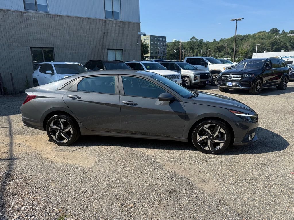Certified 2023 Hyundai Elantra SEL w/ Convenience Package FWD image 8