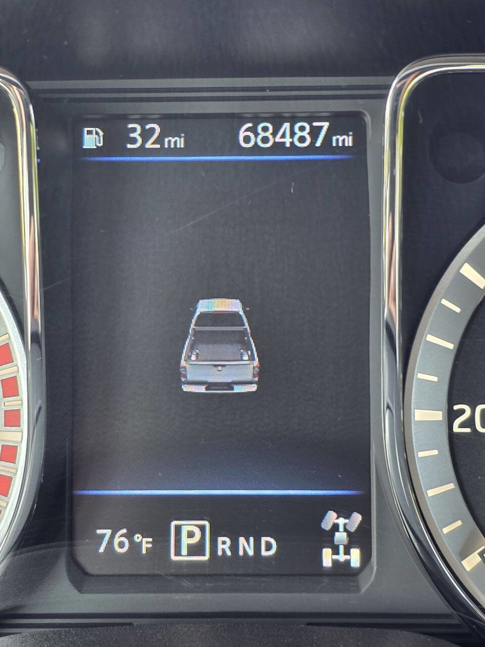 Used 2019 Nissan Titan SV image 14