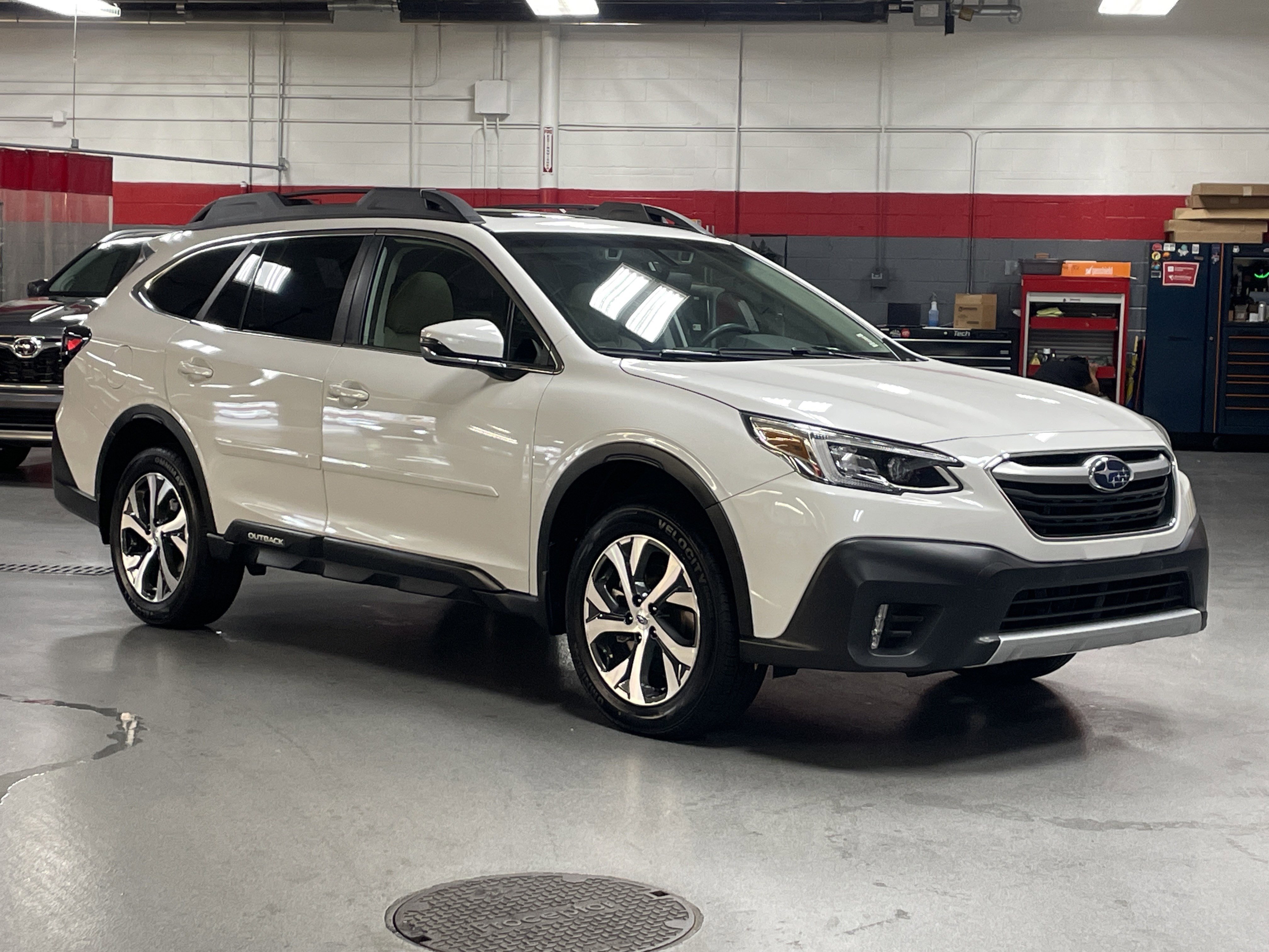 Used 2022 Subaru Outback Limited XT w/ Popular Package #2 image 32
