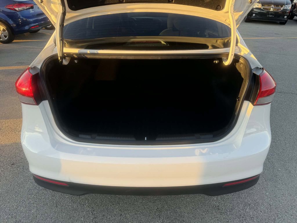 Used 2018 Kia Forte LX image 12