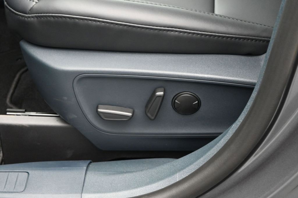New 2026 Ford Maverick Lariat AWD/4WD image 9