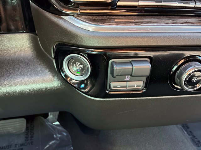 Used 2024 Chevrolet Silverado 2500 LT AWD/4WD image 29
