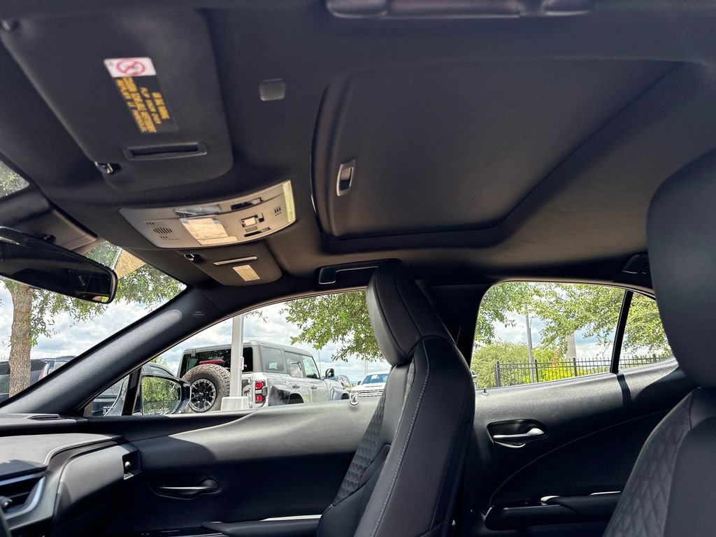 Used 2021 Lexus UX 200 w/ Accessory Package (Z2) FWD image 29