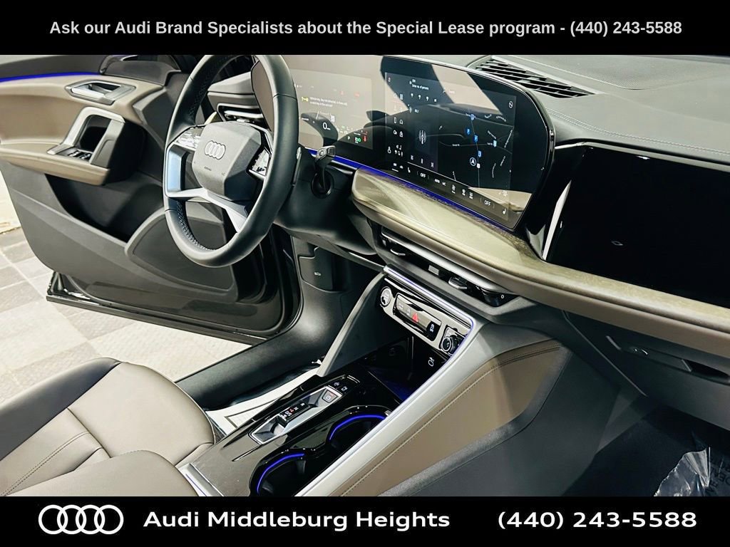 Certified 2025 Audi Q5 Premium w/ Convenience Package image 9